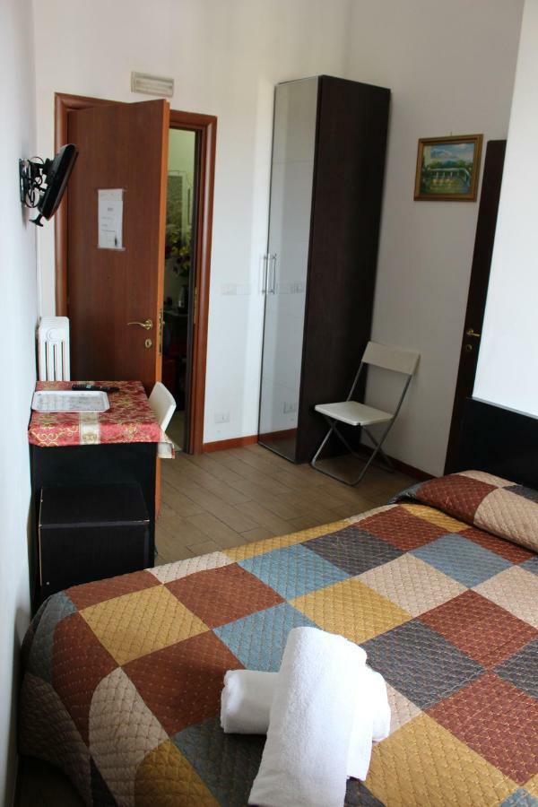 Light Inn Affittacamere Roma Exterior foto